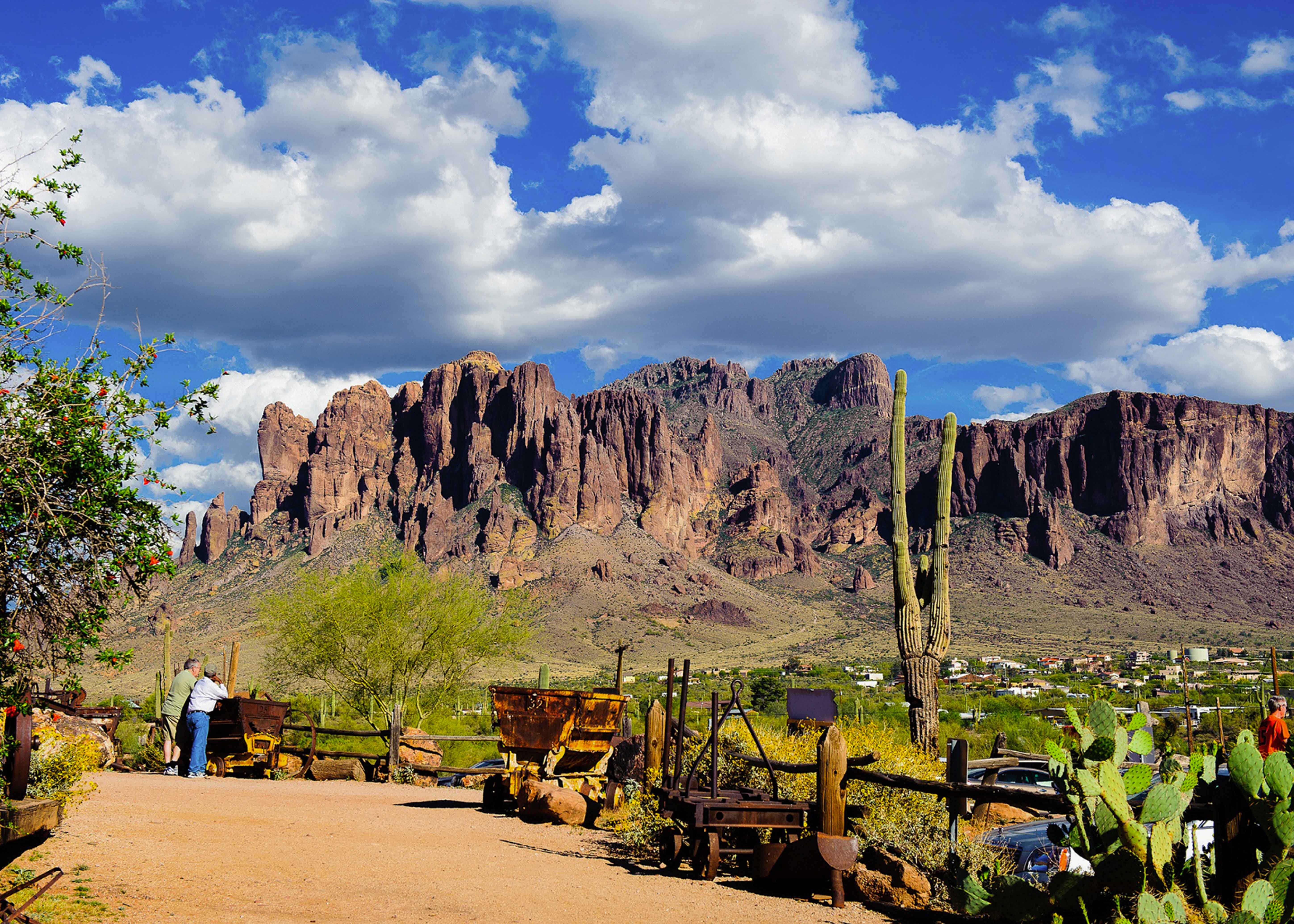 Private Apache Trail Tour from Phoenix Scottsdale DETOURS Goldfield