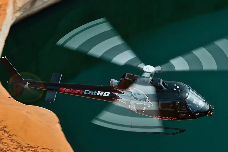 Sabercat 1 Over Lake Powell DSC9438